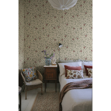 S10463_Solliden_Burgundy_Sandberg-Wallpaper_interior2
