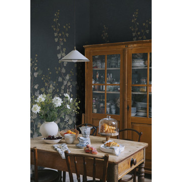 S10486_Ivy_Midnight-Blue_Sandberg-Wallpaper_interior1